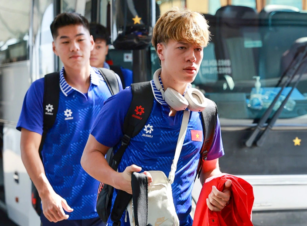 Đội tuyển U22 Việt Nam lên đường sang Thái Lan dự SEA Games.