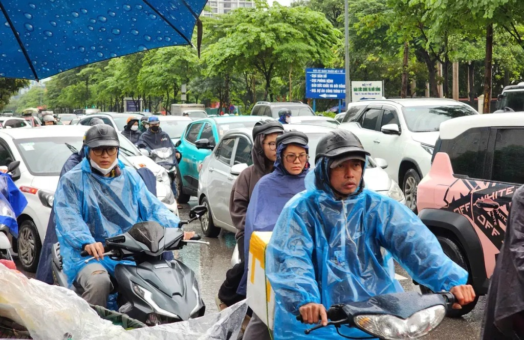 Tại Hà Nội, hôm nay (3/12) có mưa và mưa nhỏ rải rác. Từ đêm nay, trời rét.