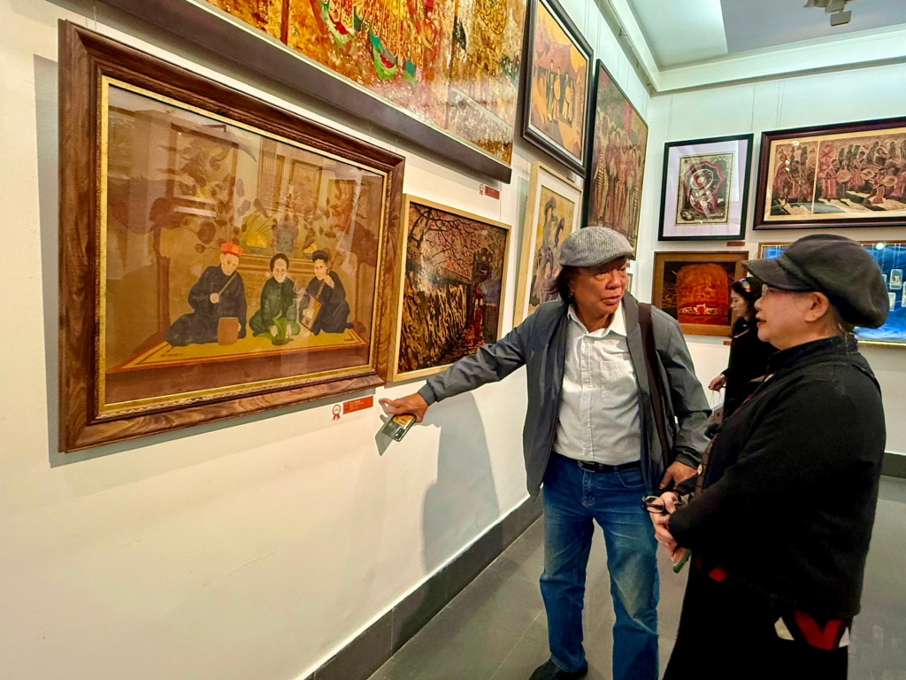 Triển lãm thu hút sự quan tâm của nhiều người dân Thủ đô. Ảnh: Linh Tâm