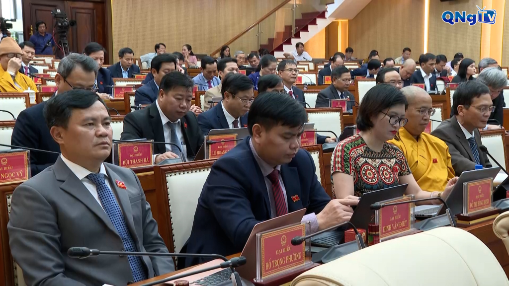 Các đại biểu dự kỳ họp thứ 7 HĐND tỉnh.