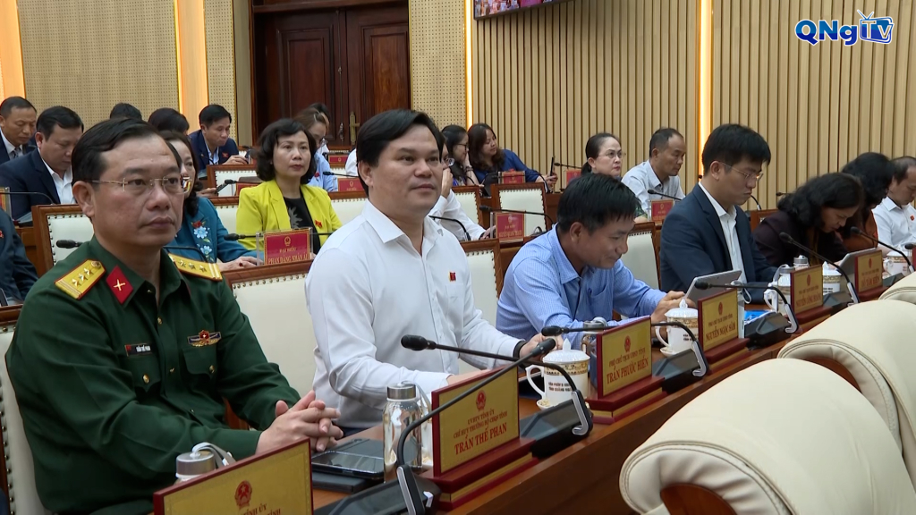 Các đại biểu dự kỳ họp thứ 7 HĐND tỉnh.