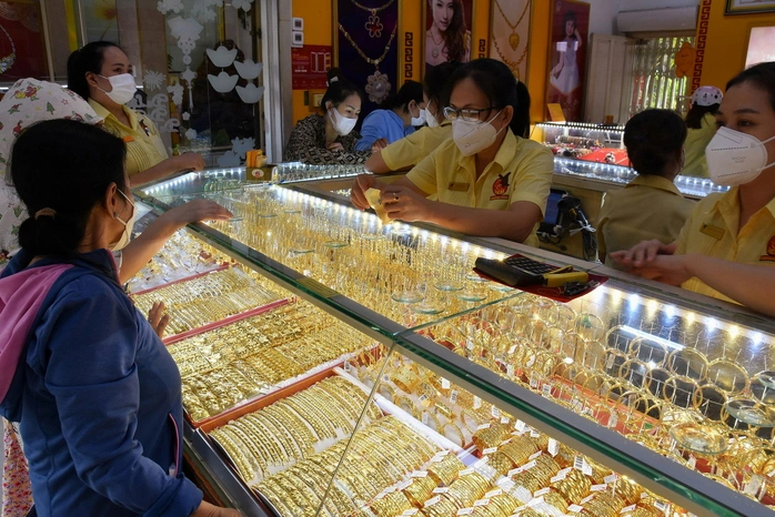 Giá vàng hôm nay tăng lên hàng chục USD/ounce