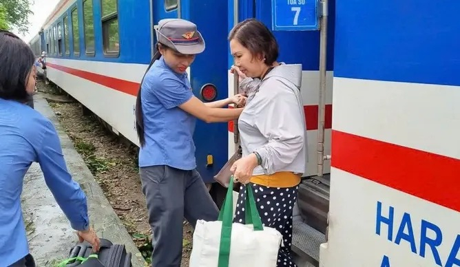 Ngành đường sắt công bố đường dây nóng dịp lễ, Tết 2026.