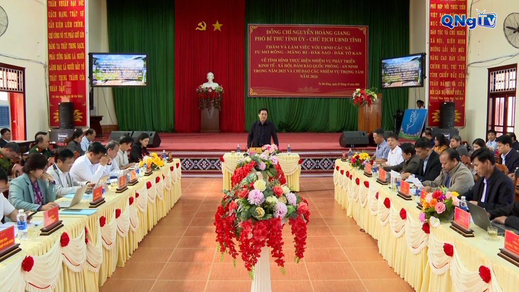 Quang cảnh buổi làm việc.