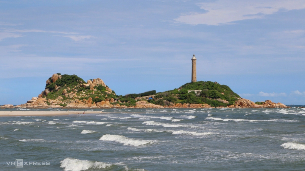 Hải đăng Kê Gà ở xã Tân Thành, tháng 7/2024. Ảnh: Việt Quốc