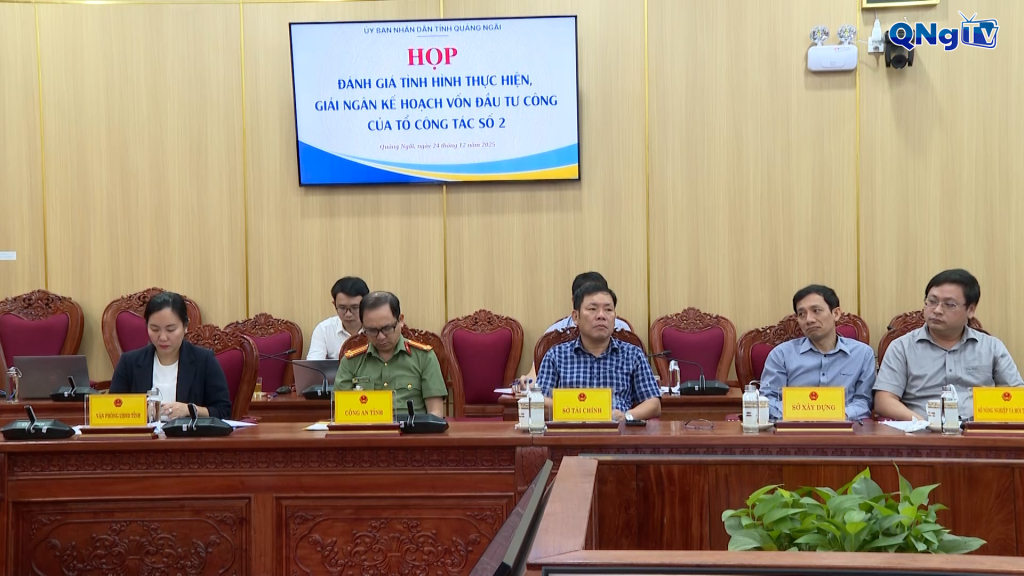 Đại diện các sở, ngành dự họp.