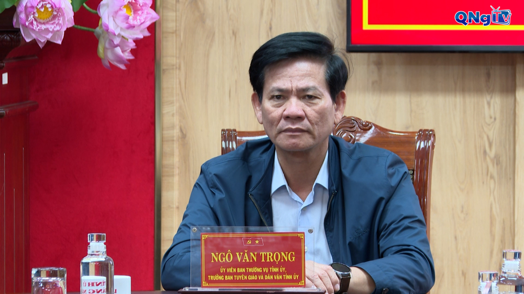 Ủy viên Ban Thường vụ Tỉnh ủy, Trưởng Ban Tuyên giáo và Dân vận Tỉnh ủy Ngô Văn Trọng chủ trì điểm cầu Quảng Ngãi.