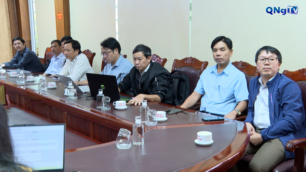 Cán bộ, phóng viên báo chí dự buổi tập huấn.