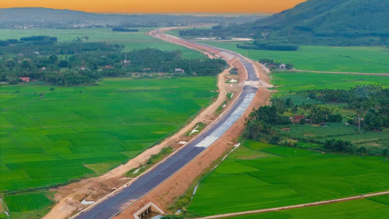 Cao tốc Quảng Ngãi - Hoài Nhơn hoàn thành hơn 90% khối