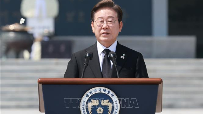 Tổng thống H&agrave;n Quốc đề xuất kh&ocirc;i phục k&ecirc;nh li&ecirc;n lạc với Triều Ti&ecirc;n