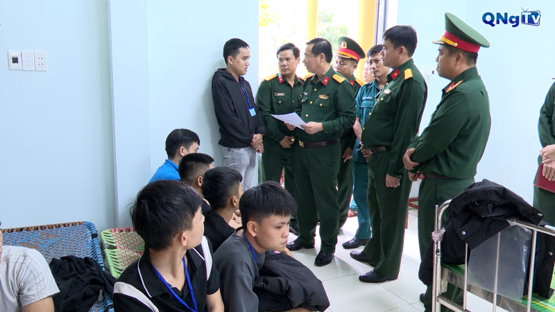 Thượng tá Trần Thế Phan kiểm tra công tác khám tuyển nghĩa vụ quân sự năm 2026