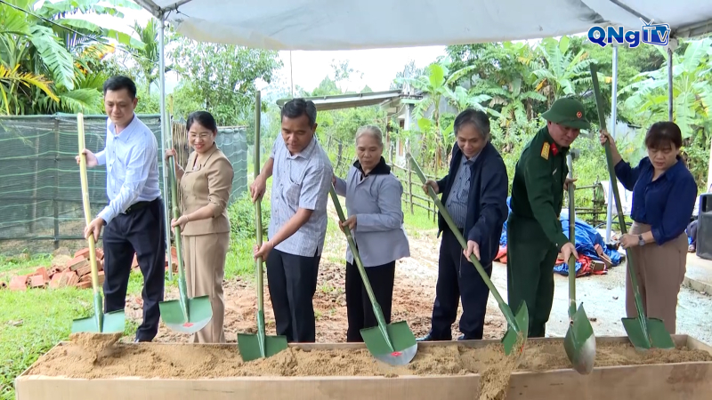 Khởi công xây nhà cho người dân bị thiệt hại do mưa lũ