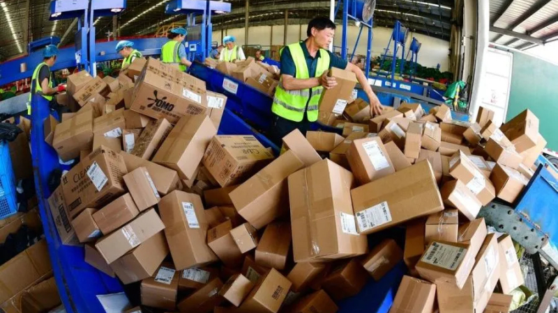 Thu hơn 1.000 tỷ đồng với hàng nhập khẩu giá trị nhỏ