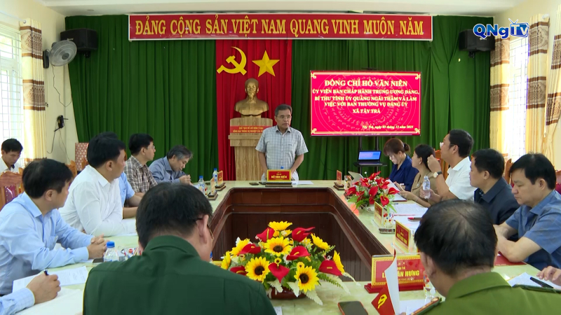 Bí thư Tỉnh ủy Hồ Văn Niên làm việc với xã Tây Trà