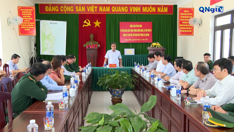 Bí thư Tỉnh ủy thăm, làm việc với 2 đồn biên phòng