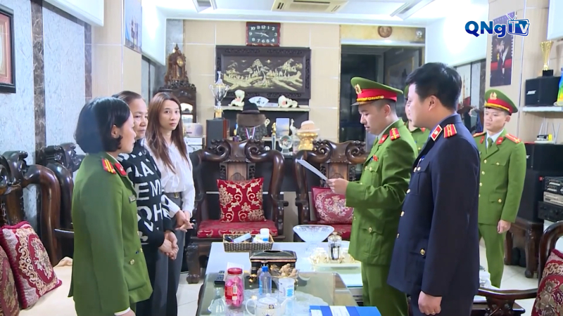 Khởi tố 3 người về tội trốn thuế kinh doang vàng, bạc