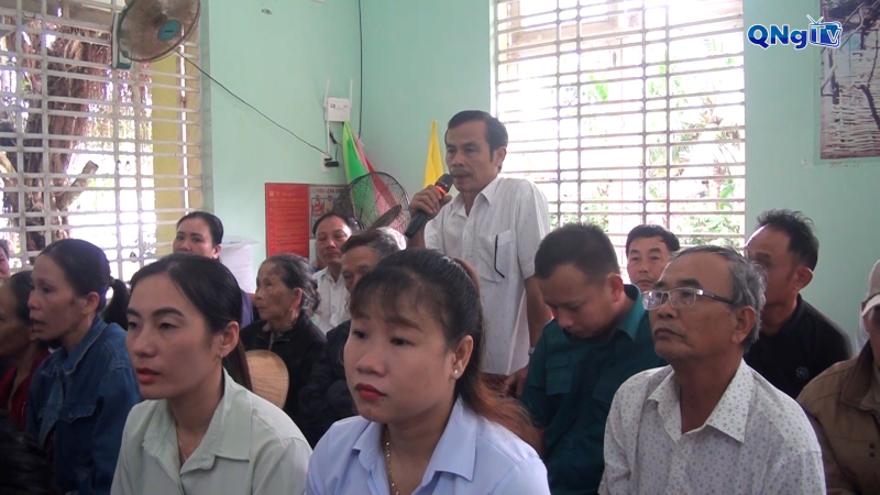 Bí thư Đảng ủy xã Phước Giang đối thoại với người dân thôn Kim Thành Thượng