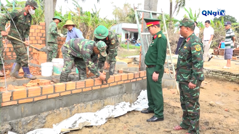 Đẩy nhanh tiến độ xây nhà cho nhân dân vùng lũ