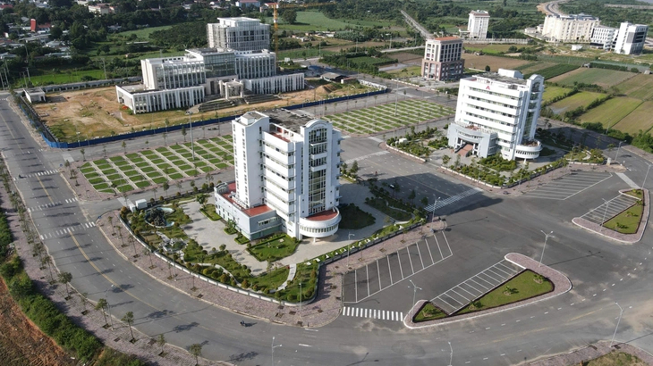 Ưu tiên trụ sở dôi dư cho giáo dục, y tế