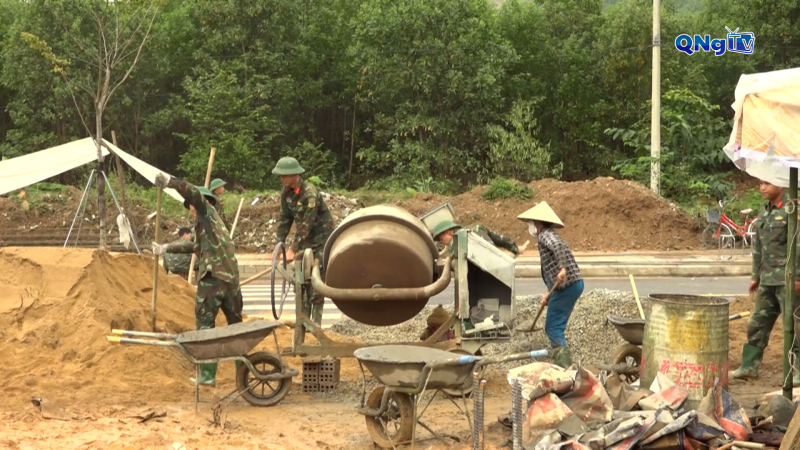 Thần tốc xây nhà để người dân đón Tết