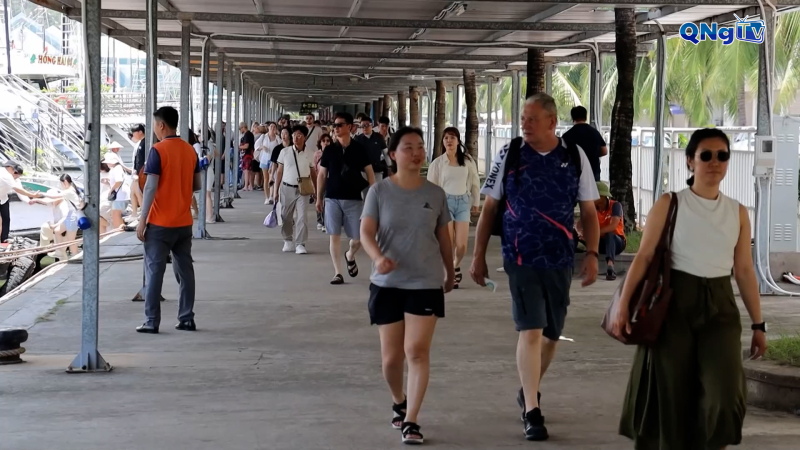 Việt Nam đón khách quốc tế thứ 20 triệu