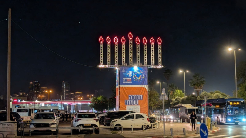 Lễ hội Hanukkah tôn vinh ánh sáng và hy vọng
