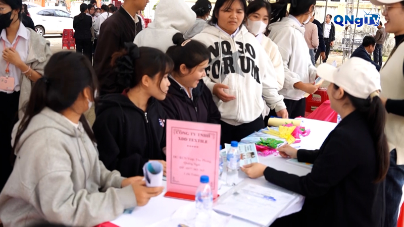 S&agrave;n giao dịch việc l&agrave;m tại x&atilde; Đ&ocirc;ng Sơn