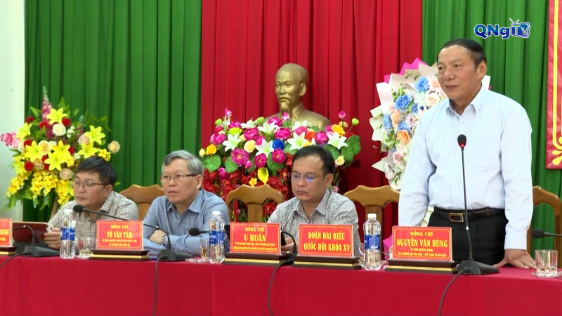 Đo&agrave;n đại biểu Quốc hội tỉnh tiếp x&uacute;c cử tri x&atilde; Đăk Rve