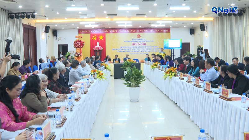 Gặp mặt c&aacute;c thế hệ đại biểu Quốc hội tỉnh Quảng Ng&atilde;i