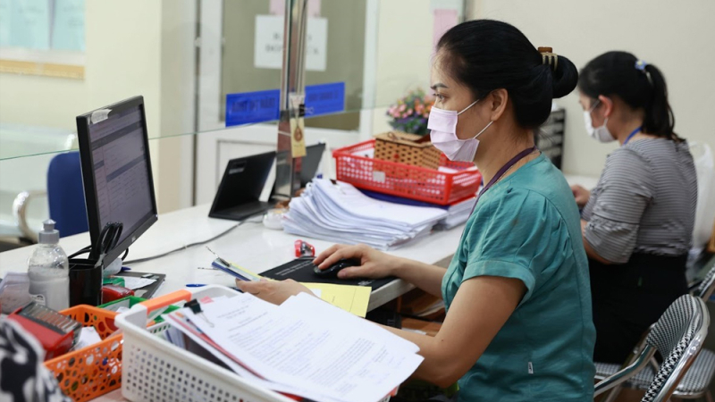 Vi&ecirc;n chức kh&ocirc;ng ho&agrave;n th&agrave;nh nhiệm vụ c&oacute; thể bị cho th&ocirc;i việc ngay