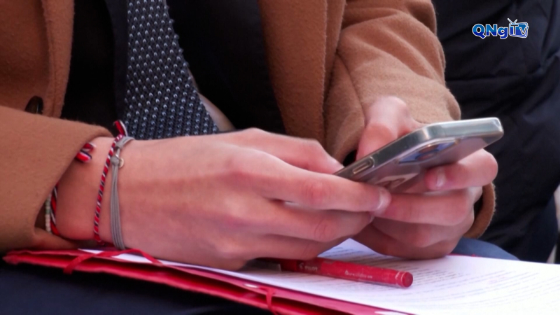 Nguy cơ từ AI v&agrave; sự x&oacute;i m&ograve;n l&ograve;ng tin