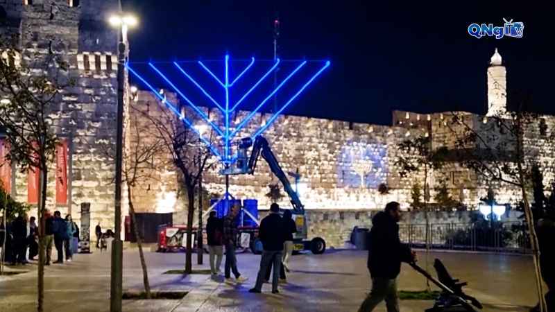 Lễ hội Hanukkah t&ocirc;n vinh &aacute;nh s&aacute;ng v&agrave; hi vọng