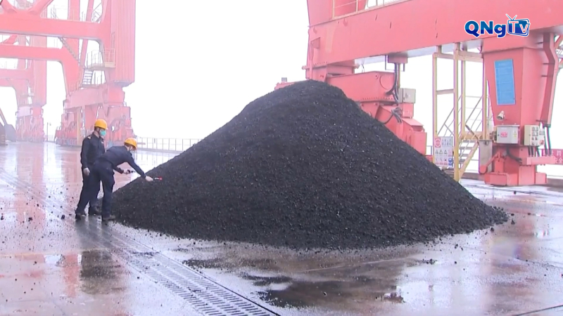 Ti&ecirc;u thụ than to&agrave;n cầu lập kỷ lục 