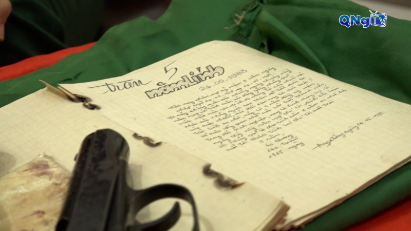 Hơn 200 kỷ vật kh&aacute;ng chiến được hiến tặng cho Bảo t&agrave;ng Qu&acirc;n khu 5