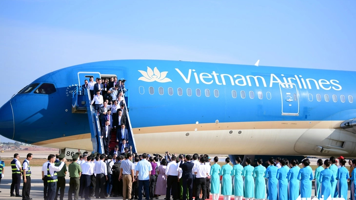 Ngắm 3 m&aacute;y bay đầu ti&ecirc;n hạ c&aacute;nh s&acirc;n bay Long Th&agrave;nh