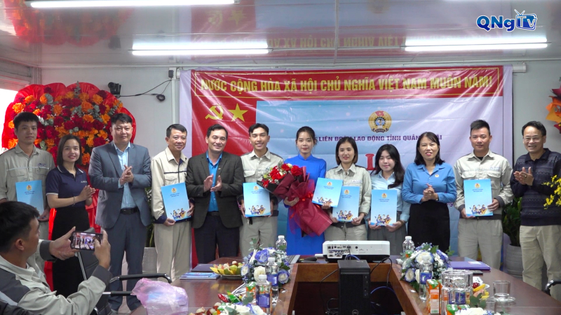 Th&agrave;nh lập C&ocirc;ng đo&agrave;n cơ sở C&ocirc;ng ty Cổ phần Ray v&agrave; Th&eacute;p đặc biệt Ho&agrave; Ph&aacute;t Dung Quất