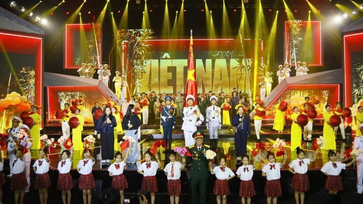 Chương tr&igrave;nh "Mệnh lệnh từ tr&aacute;i tim" tiếp nối h&agrave;o kh&iacute; Qu&acirc;n đội Nh&acirc;n d&acirc;n Việt Nam