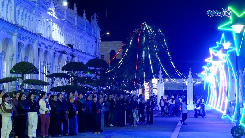  Lung linh ch&agrave;o đ&oacute;n Gi&aacute;ng sinh 
