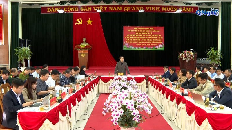 Chủ tịch UBND tỉnh l&agrave;m việc với c&aacute;c x&atilde; ph&iacute;a T&acirc;y