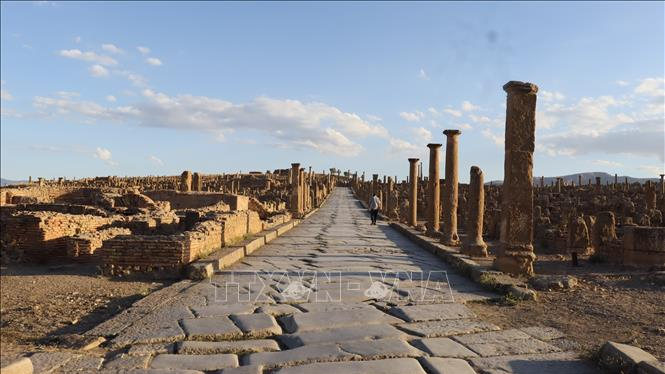 Di sản Timgad của Algeria thu h&uacute;t mạnh du kh&aacute;ch 