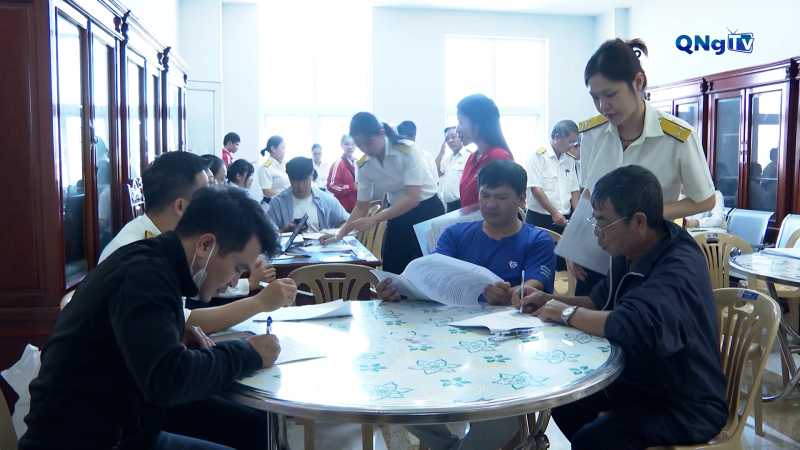 Chuyển đổi thuế hộ kinh doanh: Bỏ kho&aacute;n, minh bạch từ k&ecirc; khai