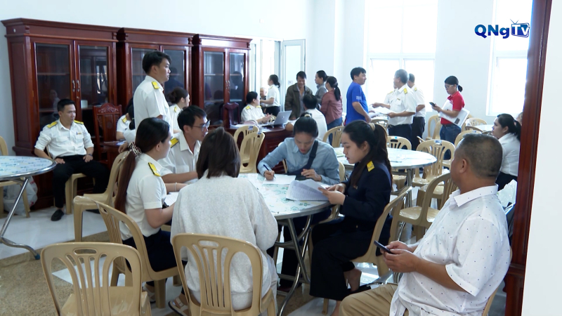 Đồng h&agrave;nh c&ugrave;ng hộ kinh doanh chuyển h&igrave;nh thức k&ecirc; khai thuế