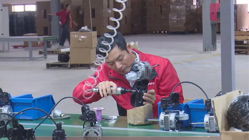 Cả nước c&oacute; gần 1,1 triệu doanh nghiệp đang hoạt động 