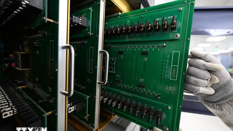 Mỹ ho&agrave;n tất điều tra ch&iacute;nh s&aacute;ch chip Trung quốc, l&ugrave;i &aacute;p thuế đến năm 2027