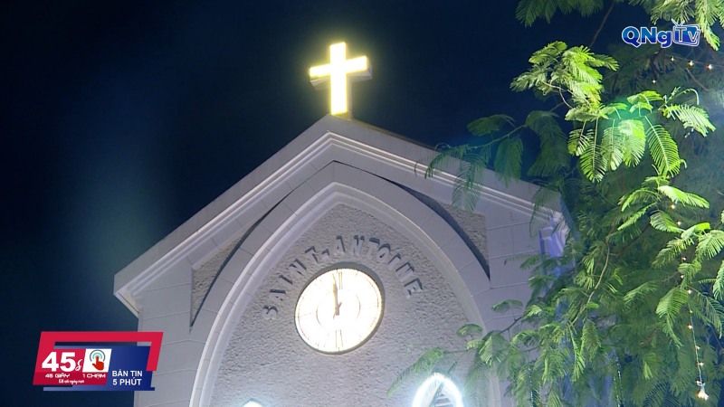 45 gi&acirc;y 1 chạm ng&agrave;y 25/12