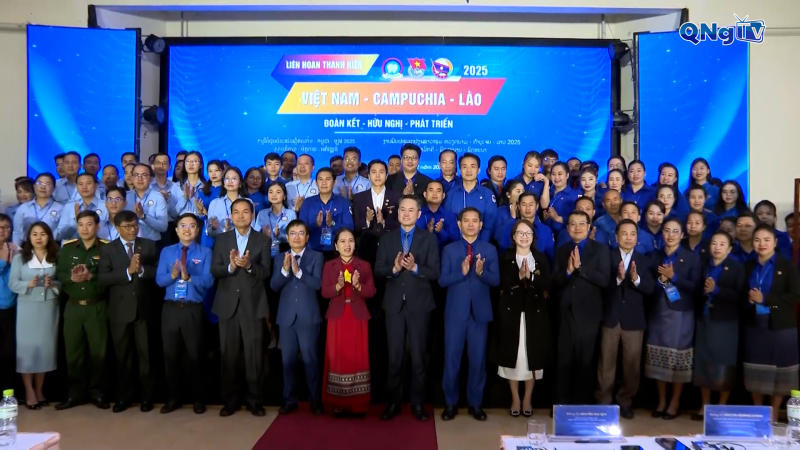 Khai mạc Li&ecirc;n hoan Thanh ni&ecirc;n Việt Nam - Campuchia - L&agrave;o 