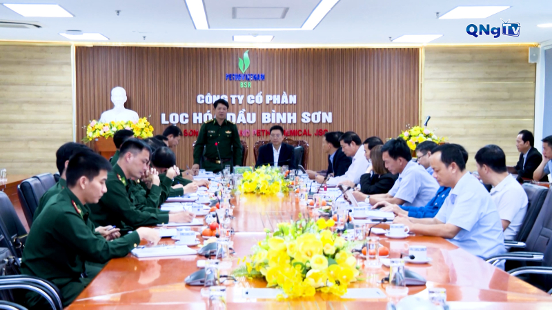 Đảm bảo an ninh c&ocirc;ng tr&igrave;nh tr&ecirc;n biển của Nh&agrave; m&aacute;y Lọc dầu Dung quất