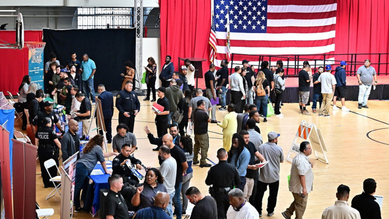 Thị trường việc l&agrave;m Mỹ trải qua một năm khắc nghiệt