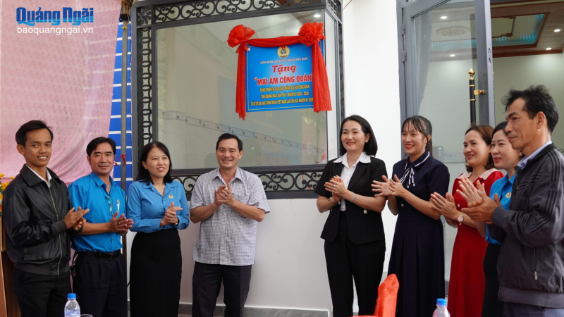 C&ocirc;ng đo&agrave;n Quảng Ng&atilde;i: Đồng h&agrave;nh c&ugrave;ng người lao động