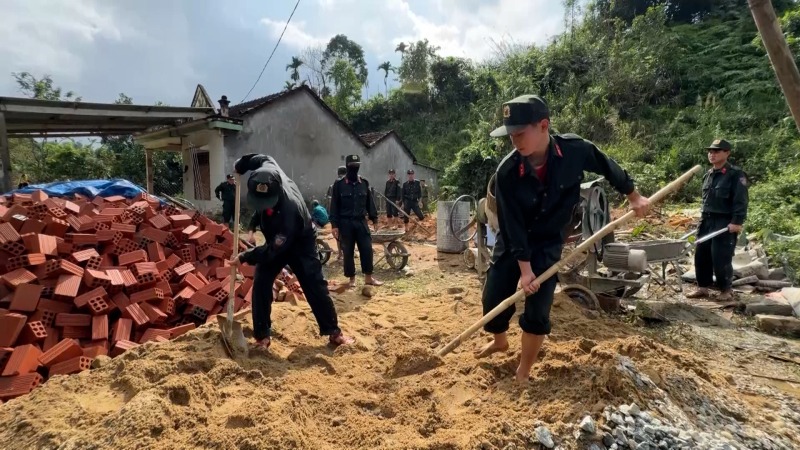 Quảng Ng&atilde;i hỗ trợ nh&agrave; ở cho 356 hộ gia đ&igrave;nh bị thiệt hại do thi&ecirc;n tai